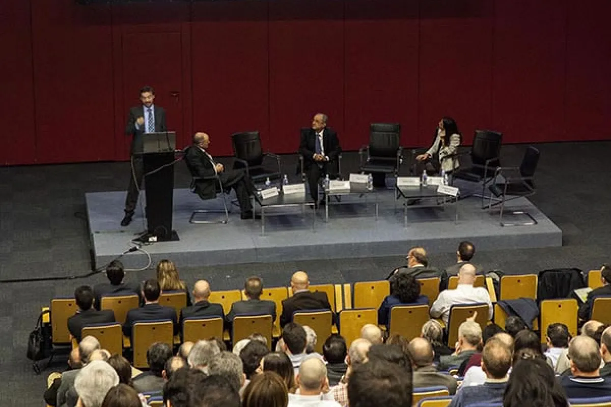 Cuatro sesiones plenarias y más de 70 conferencias configuran el programa FORO C&R 2017