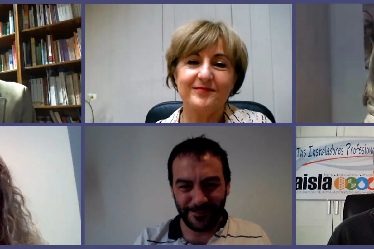 Entrega del Manifiesto en favor del Reconocimiento Profesional del Instalador en Edificación