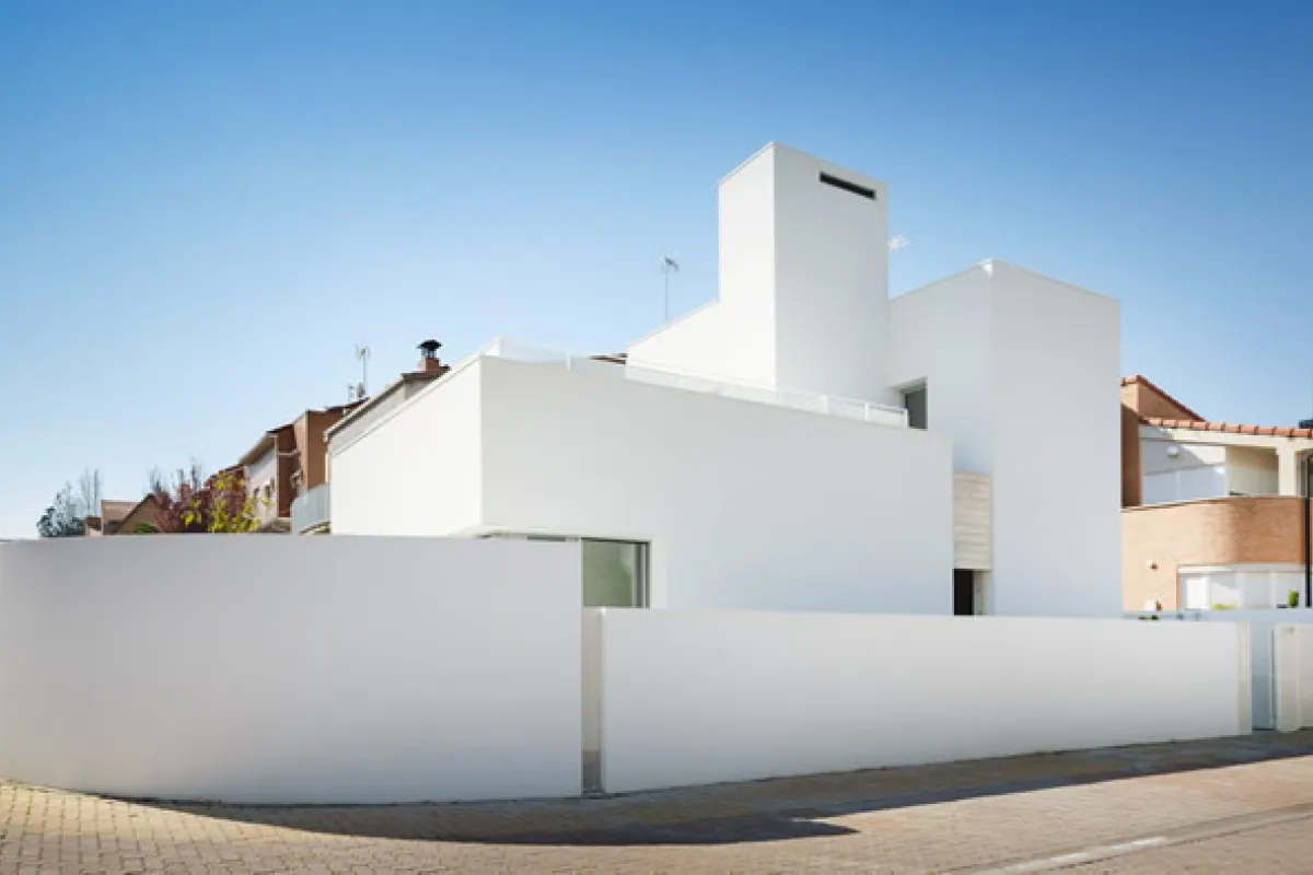 Estudio del comportamiento de una fachada en una vivienda de energía casi nula