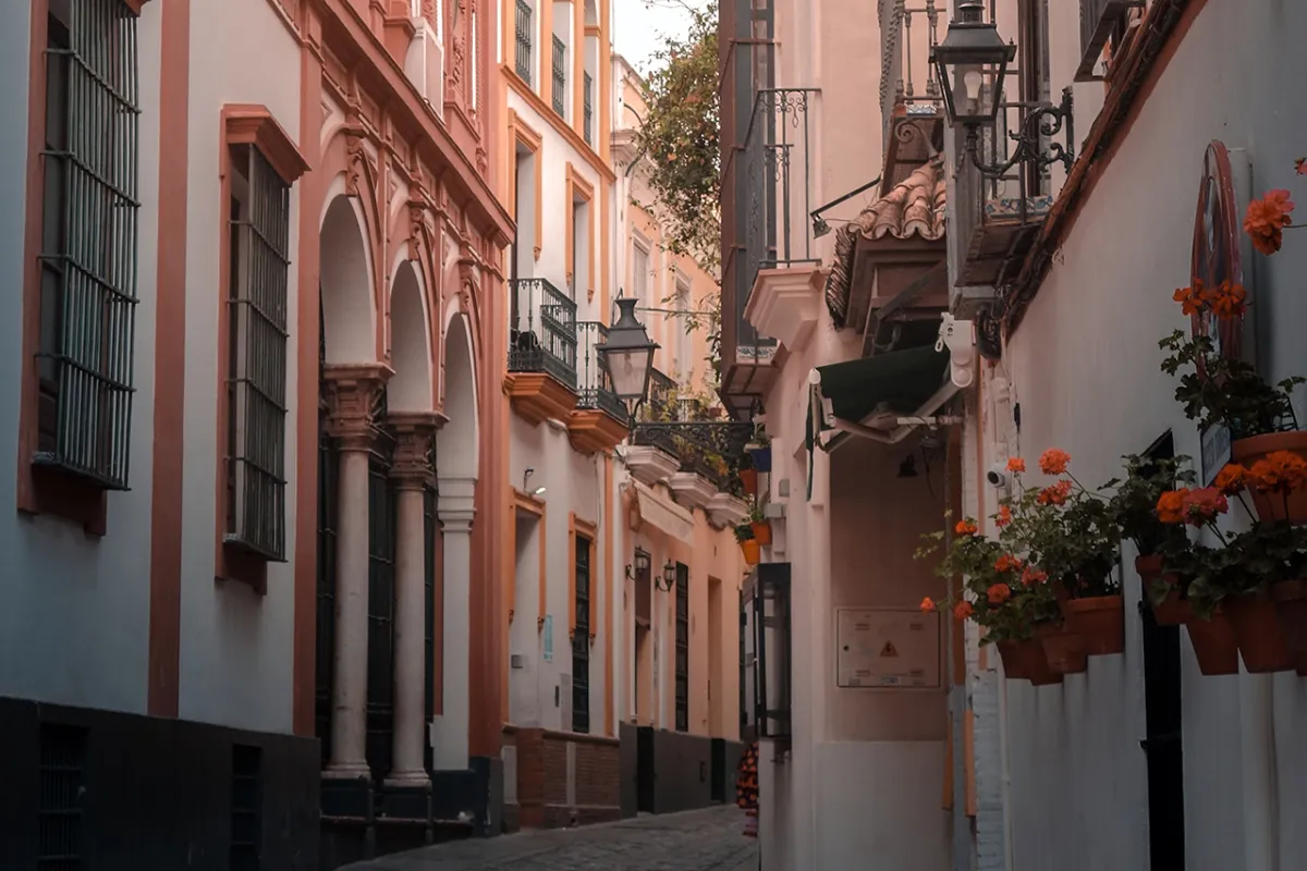 Calle del centro histórico de Sevilla